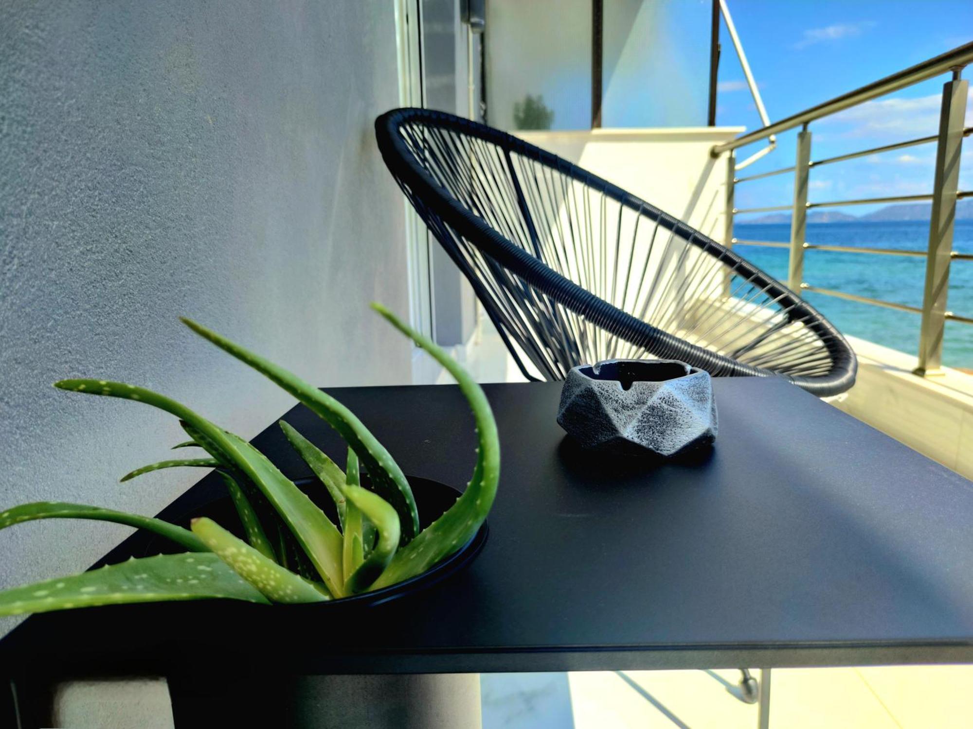 Black & White Seaside House Kalamia Corinth Exterior foto